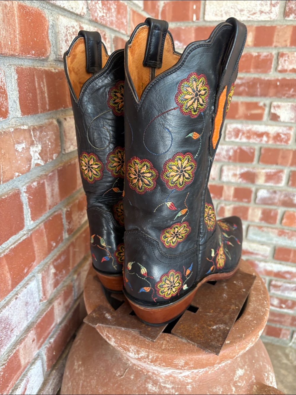 Lucchese Floral Print Embroidered Accent Western Boots size 10 - Picture 3 of 11